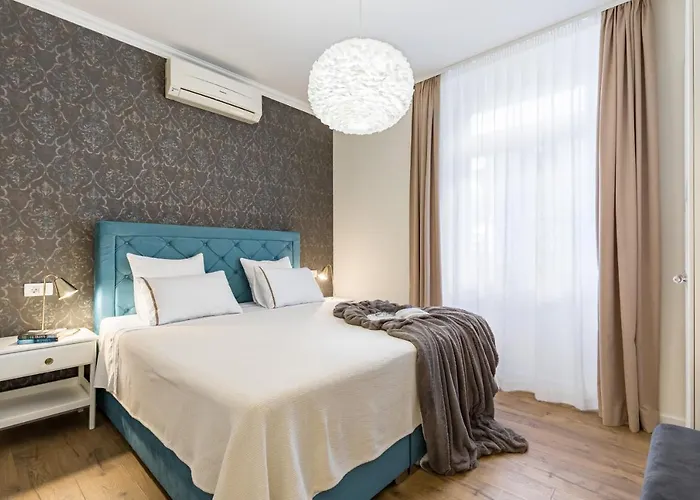 Appartement Charming Retreat In The Heart Of *