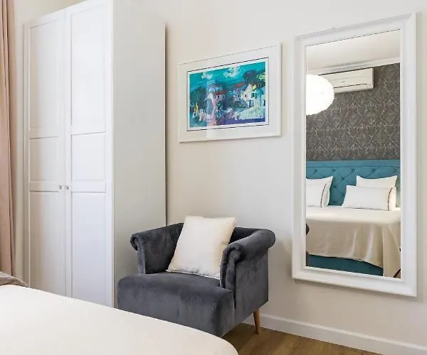 Charming Retreat In The Heart Of