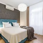 公寓 Charming Retreat In The Heart Of *